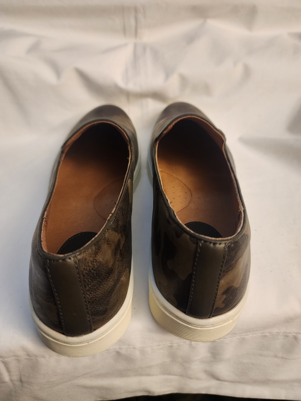 Sofft Women Camouflage Leather Slip-On Sneakers in Olive - Picture 2 of 3